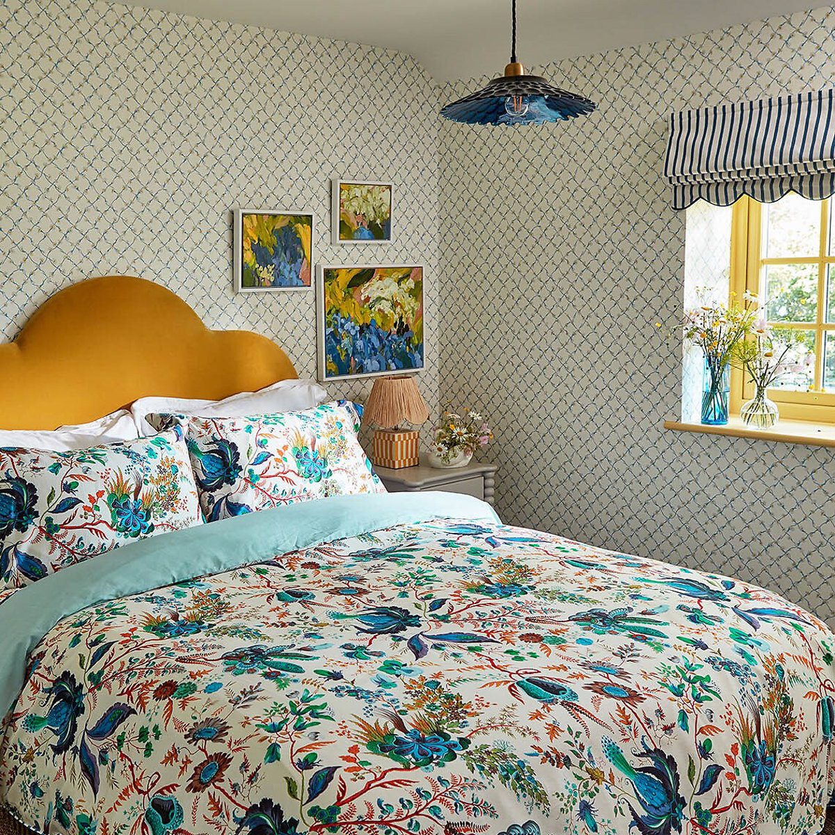 Daisy Trellis Lapis Pearl Wallpaper cream, HARLEQUIN X SOPHIE ROBINSON