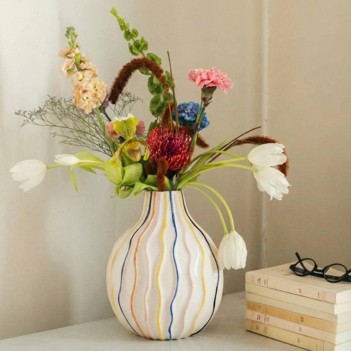 Vase en céramique lignes, H19cm blanc, ORNAMI