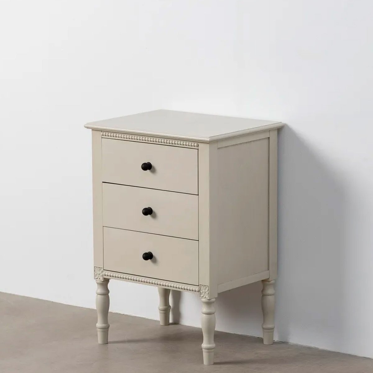 Table de chevet classique en bois gris clair 3 tiroirs 43x33x61cm gris, WADIGA