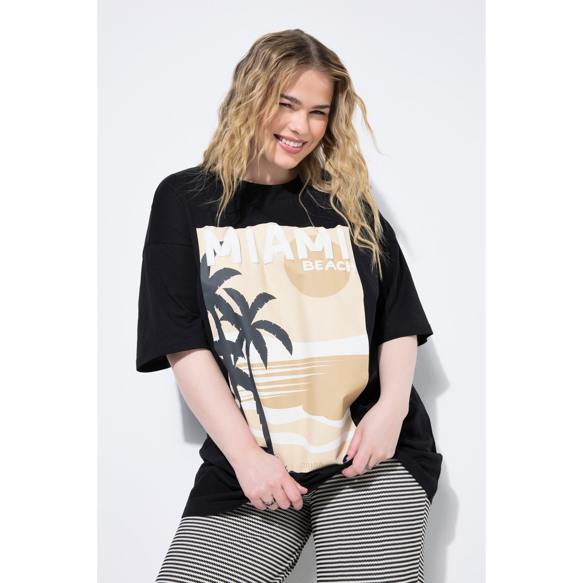 T-shirt oversize, motif Concha Beach noir, STUDIO UNTOLD