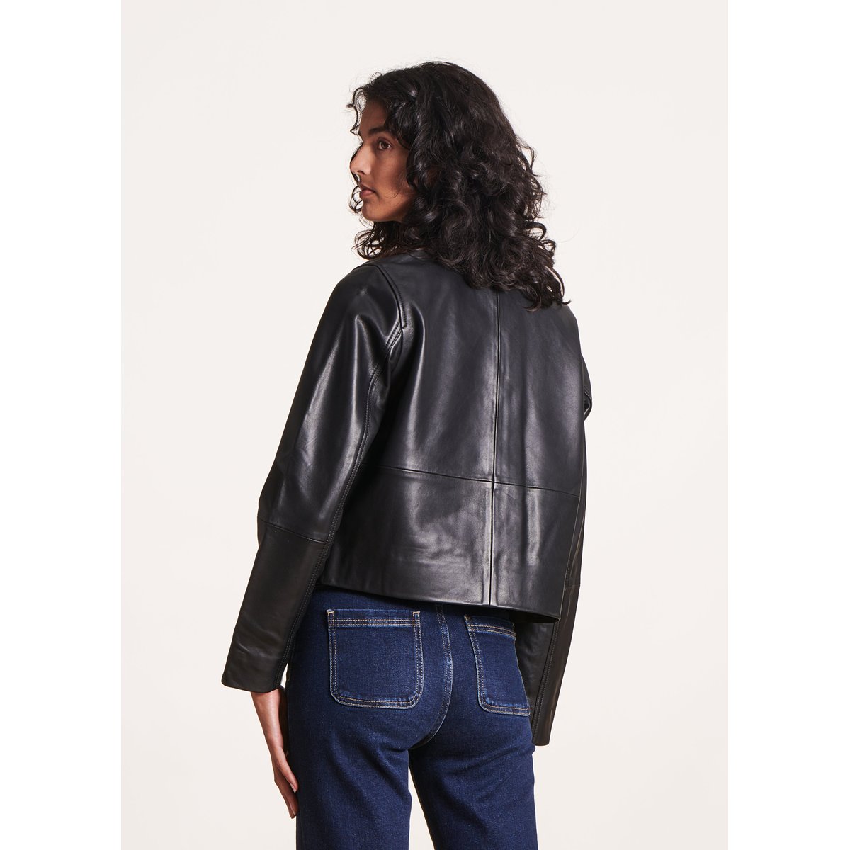 Blouson court en cuir noir, LA FEE MARABOUTEE