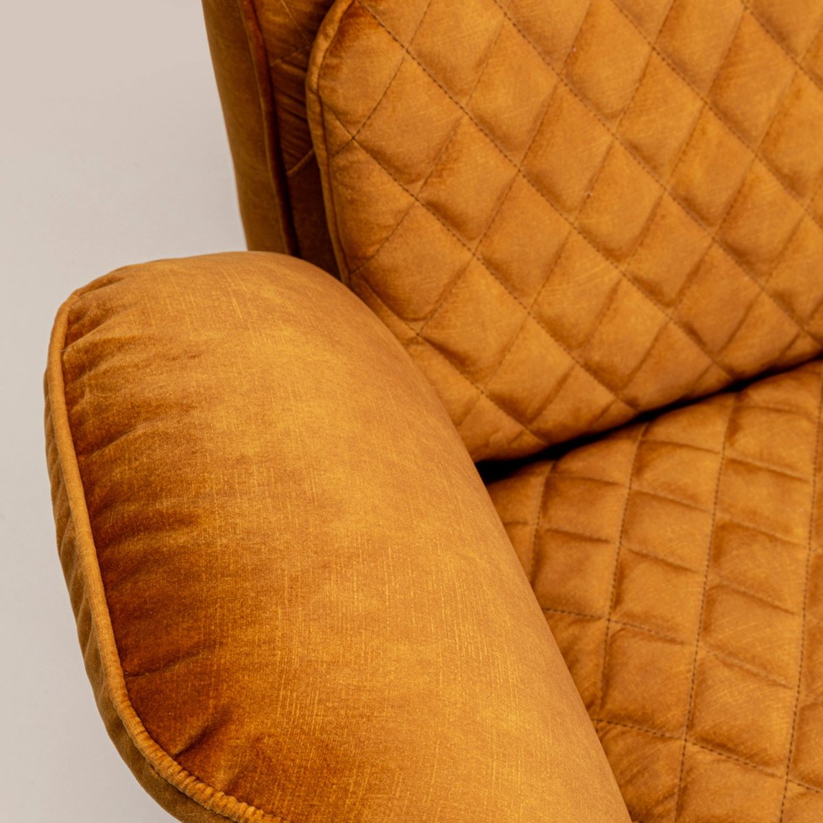 Fauteuil Tudor velours noir ocre, KARE DESIGN