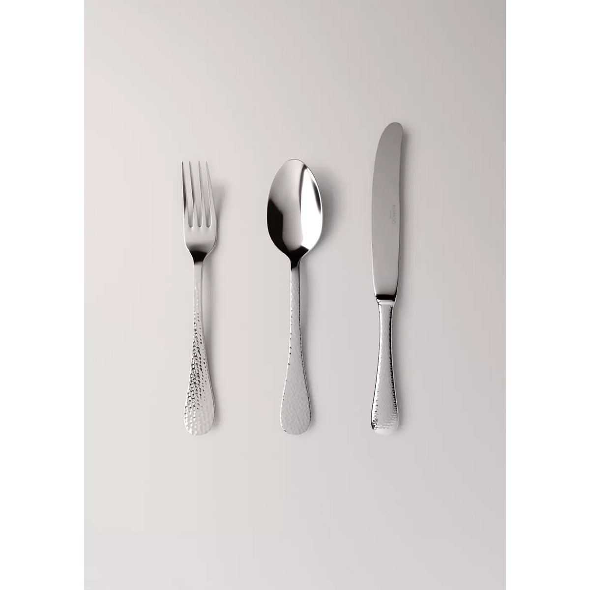 Ensemble de couverts 3 pièces en acier inoxydable martelé gris, MANGO HOME