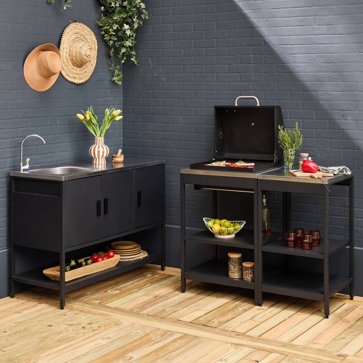 Cuisine d'extérieure 3 modules avec barbecue charbon de bois sur pieds, 2 étagères et thermomètre NAXOS BARBECUE CHARBON + 2 MODULES noir, SWEEEK