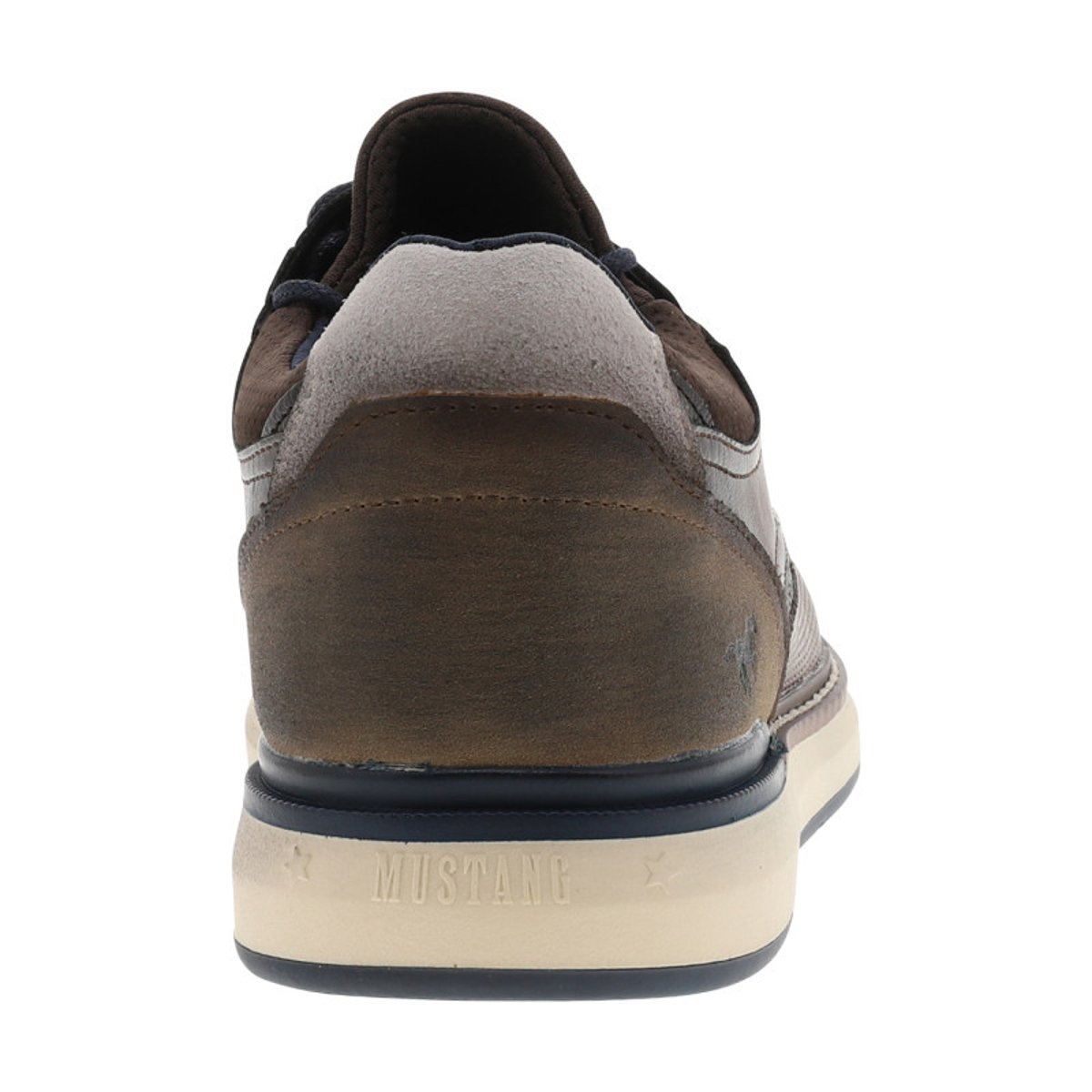 Derbies cognac à talon plat avec des lacets ronds et patch cousu avec logo cognac, MUSTANG