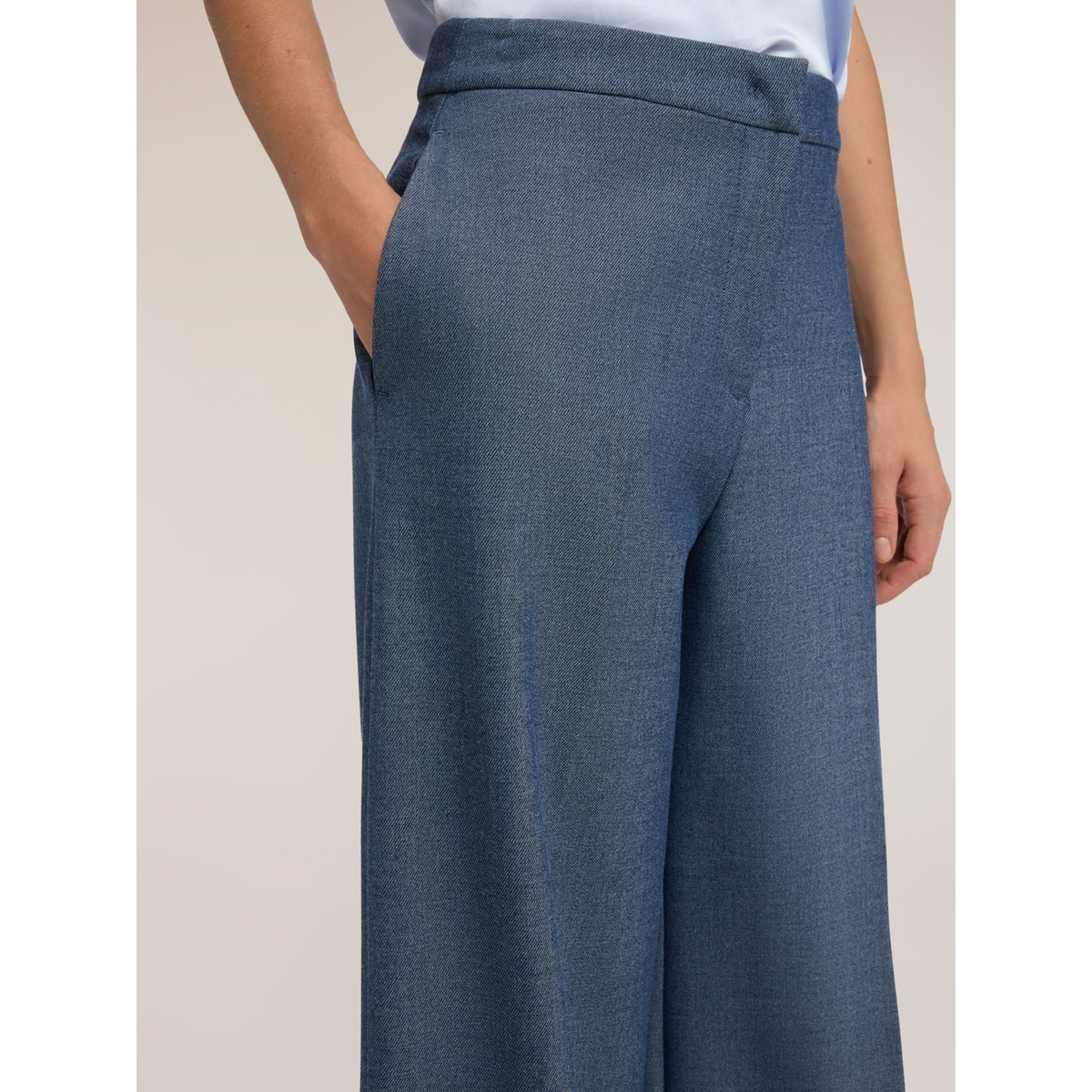Pantalon palazzo bleu, MOTIVI