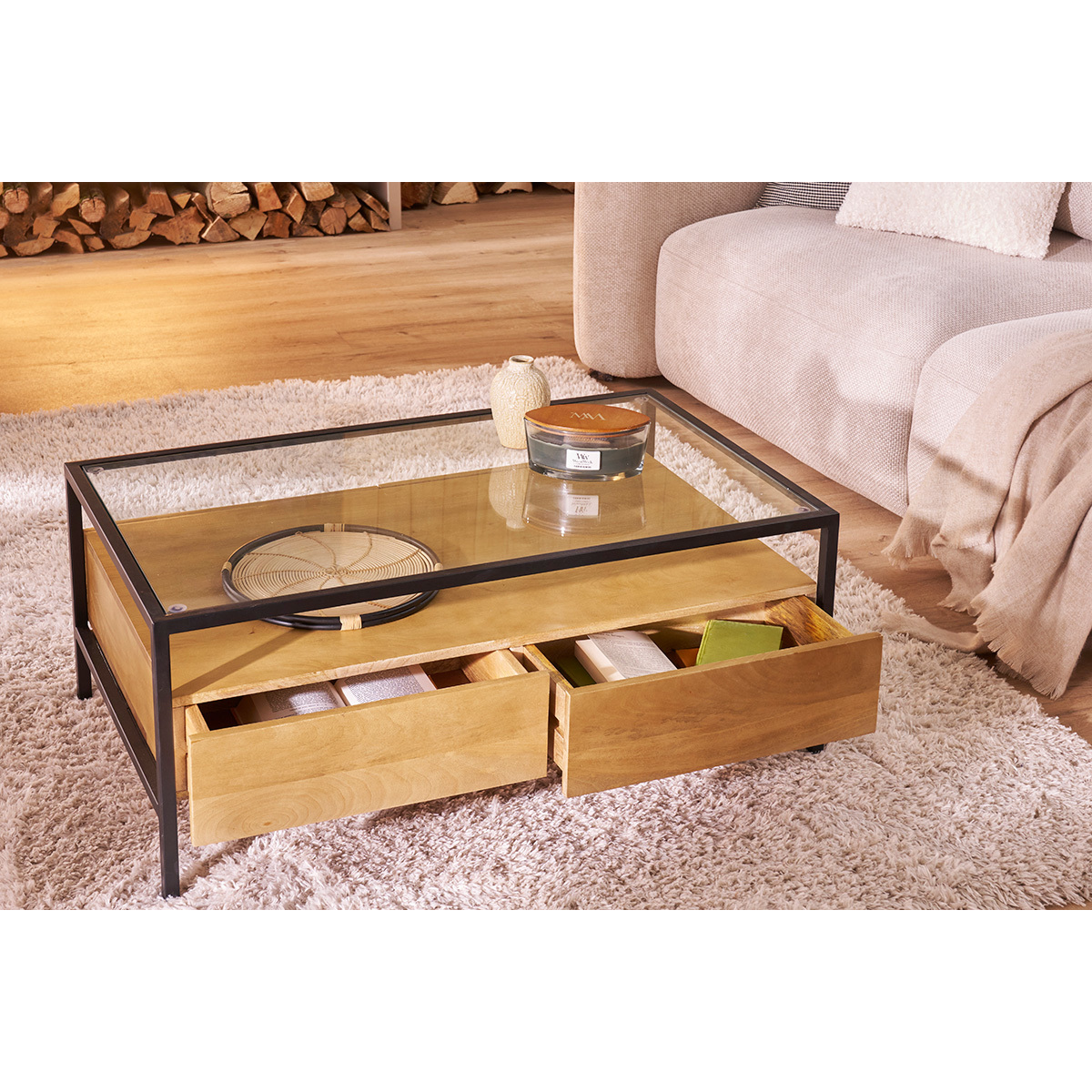 Table basse rectangulaire avec rangements en bois foncé manguier massif, verre et métal noir L100 cm SITA couleur unique, MILIBOO