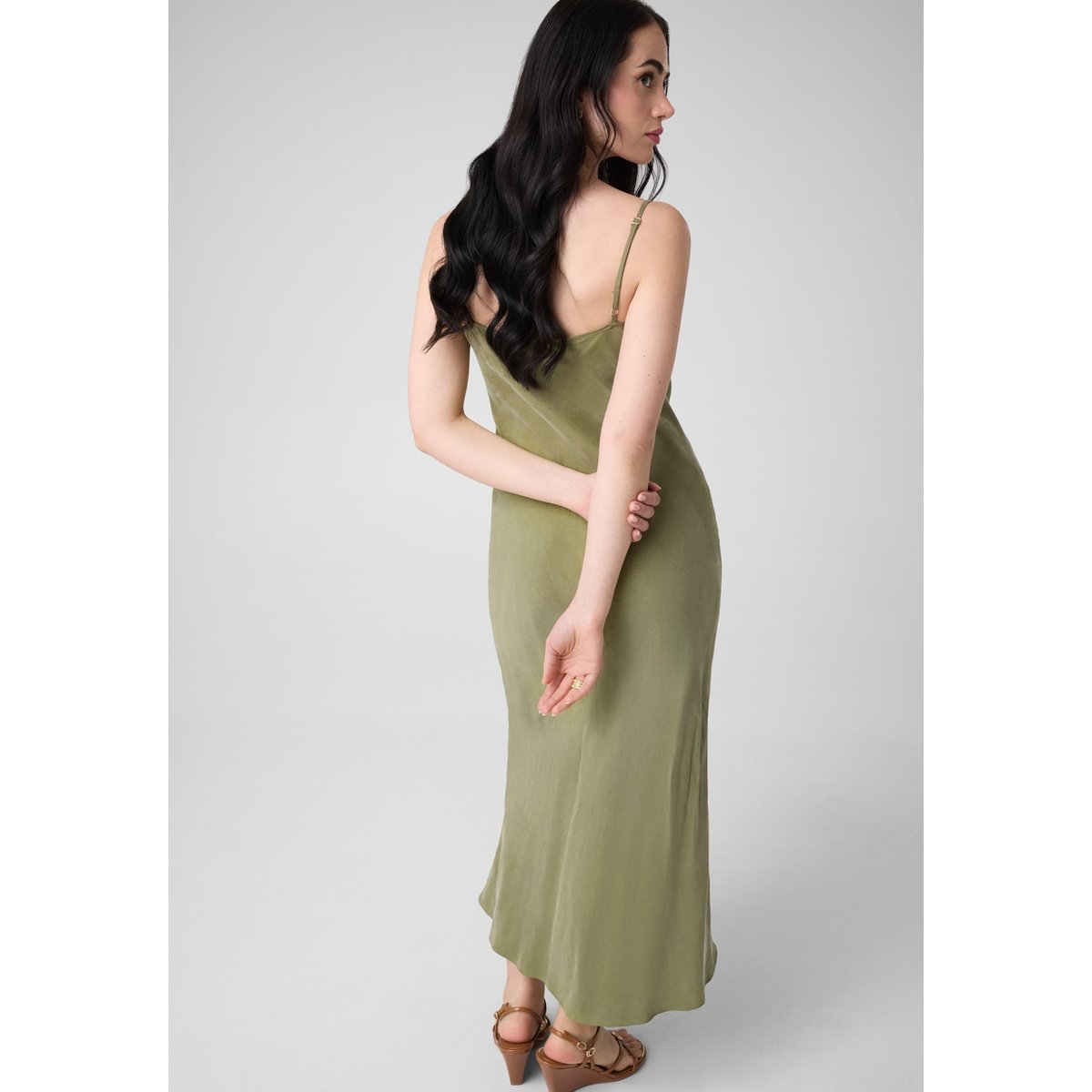 Robe Midi En Satin vert olive, GUESS