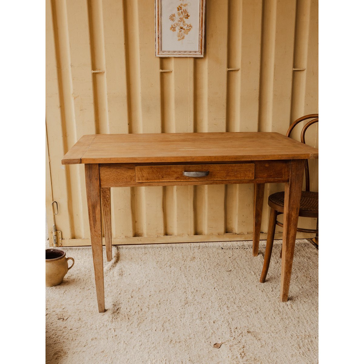 Table à manger en bois Romy N°1550 - Bon état bois foncé, DEBONGOUT
