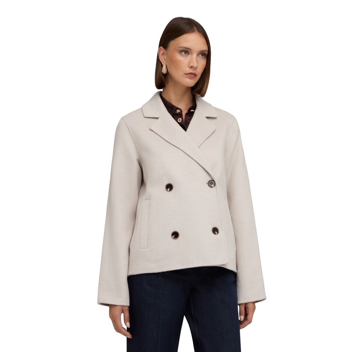 Manteau croisé blanc, MOTIVI