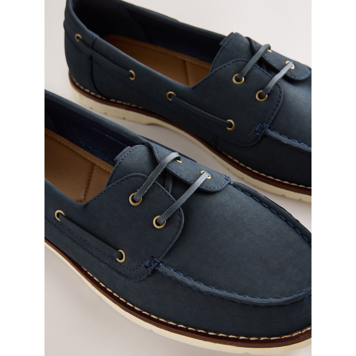 Chaussures bateau à lacets en cuir bleu marine, NEXT