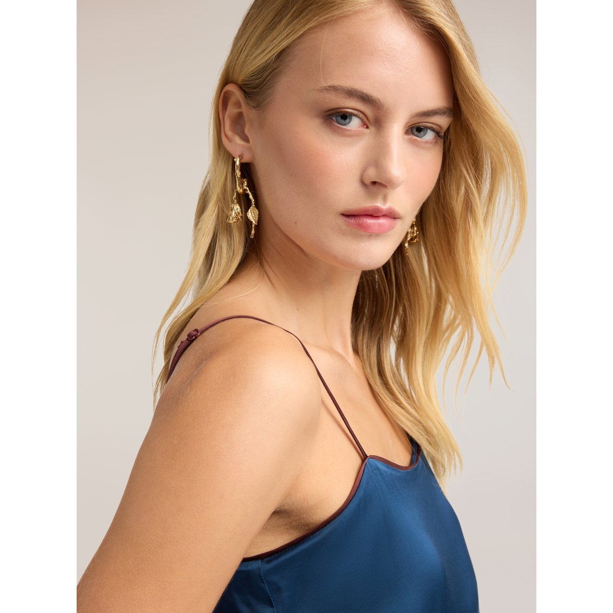 Top avec bordures contrastées bleu, MOTIVI