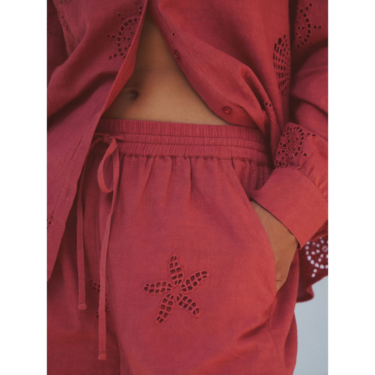 Mini short brodé et ajouré rose corail, NEXT