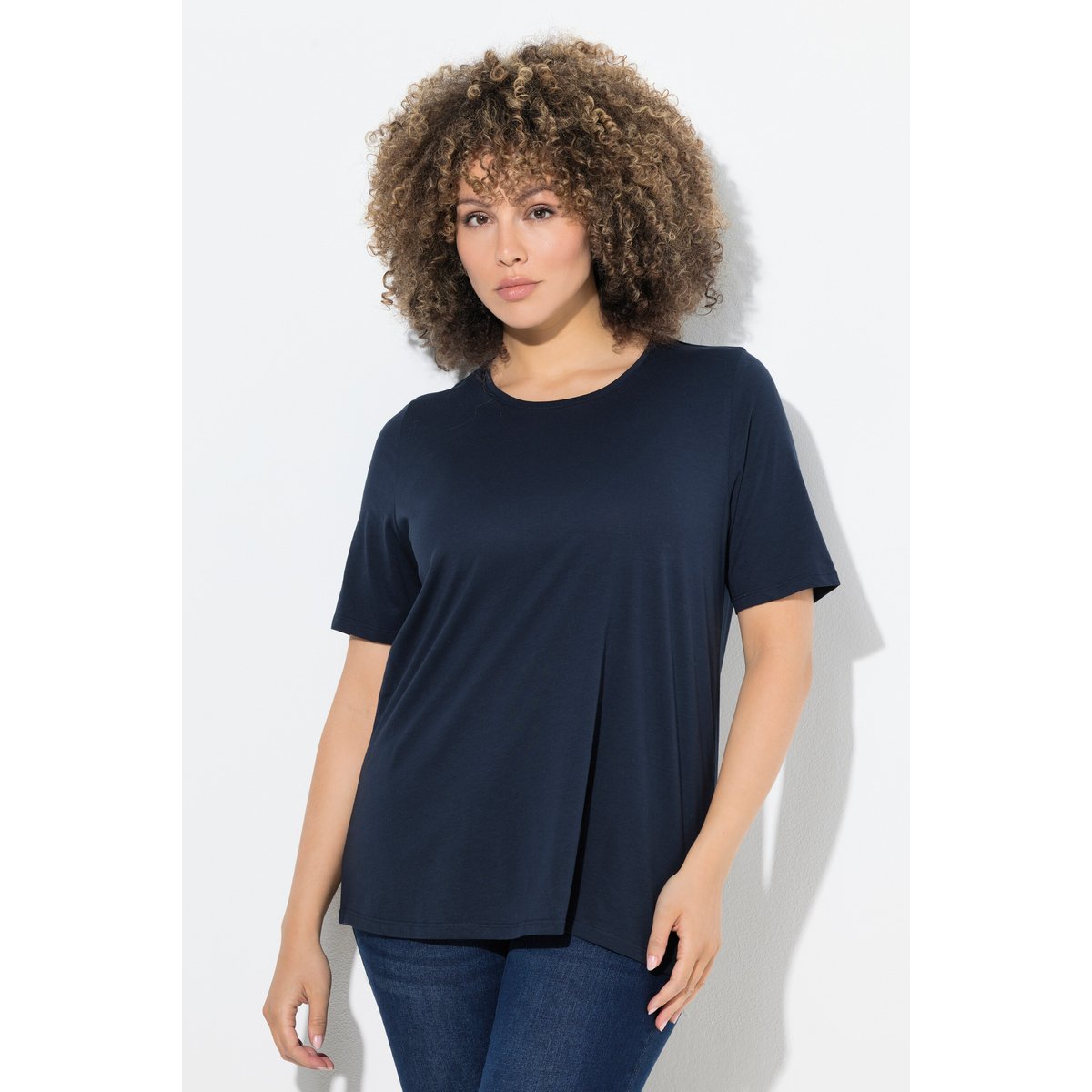 T-shirt coupe Regular. Col rond et manches marine, ULLA POPKEN