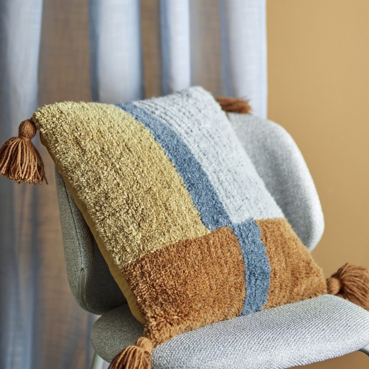 Coussin laine motif graphique Centro multicolore, BLOOMINGVILLE