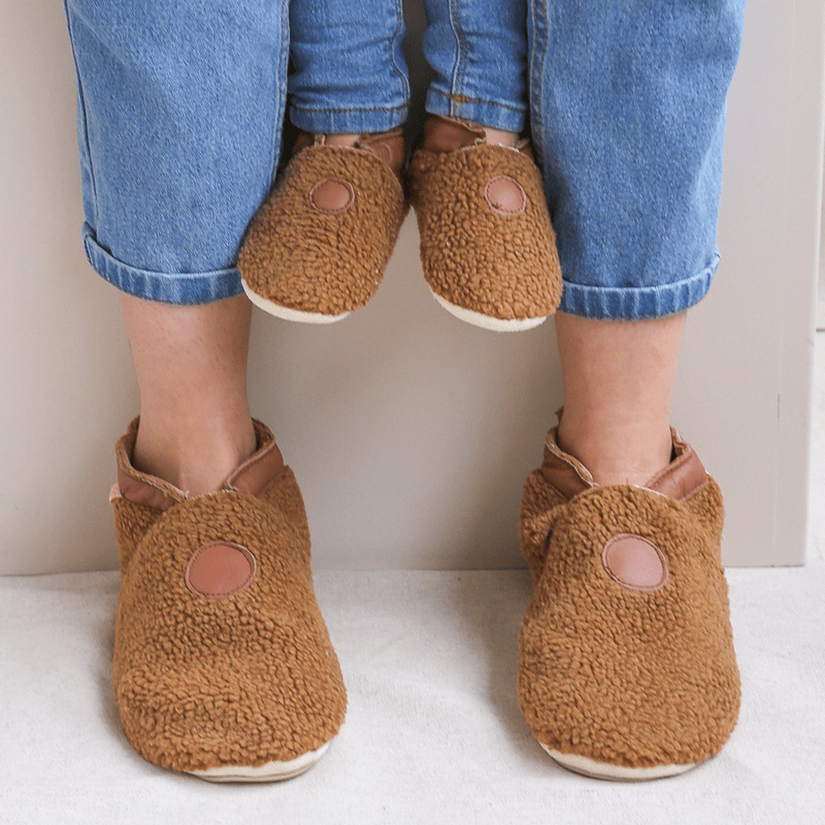 Chaussons bébé cuir souple Bouclettes marron, TICHOUPS