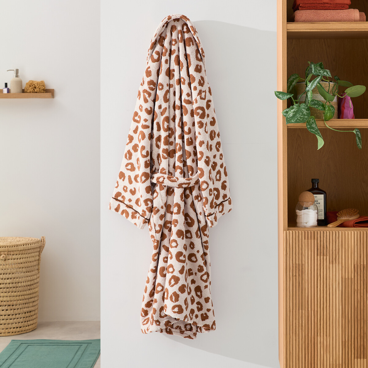 Albornoz con cuello cruzado, tejido de rizo de 400 g, ZANI estampado de leopardo, LA REDOUTE INTERIEURS