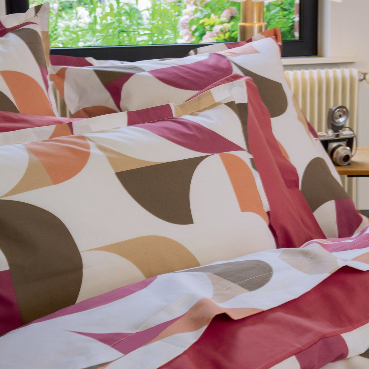Parure de lit 3 pièces percale de coton géométrique housse + taies bordeaux, TRADILINGE