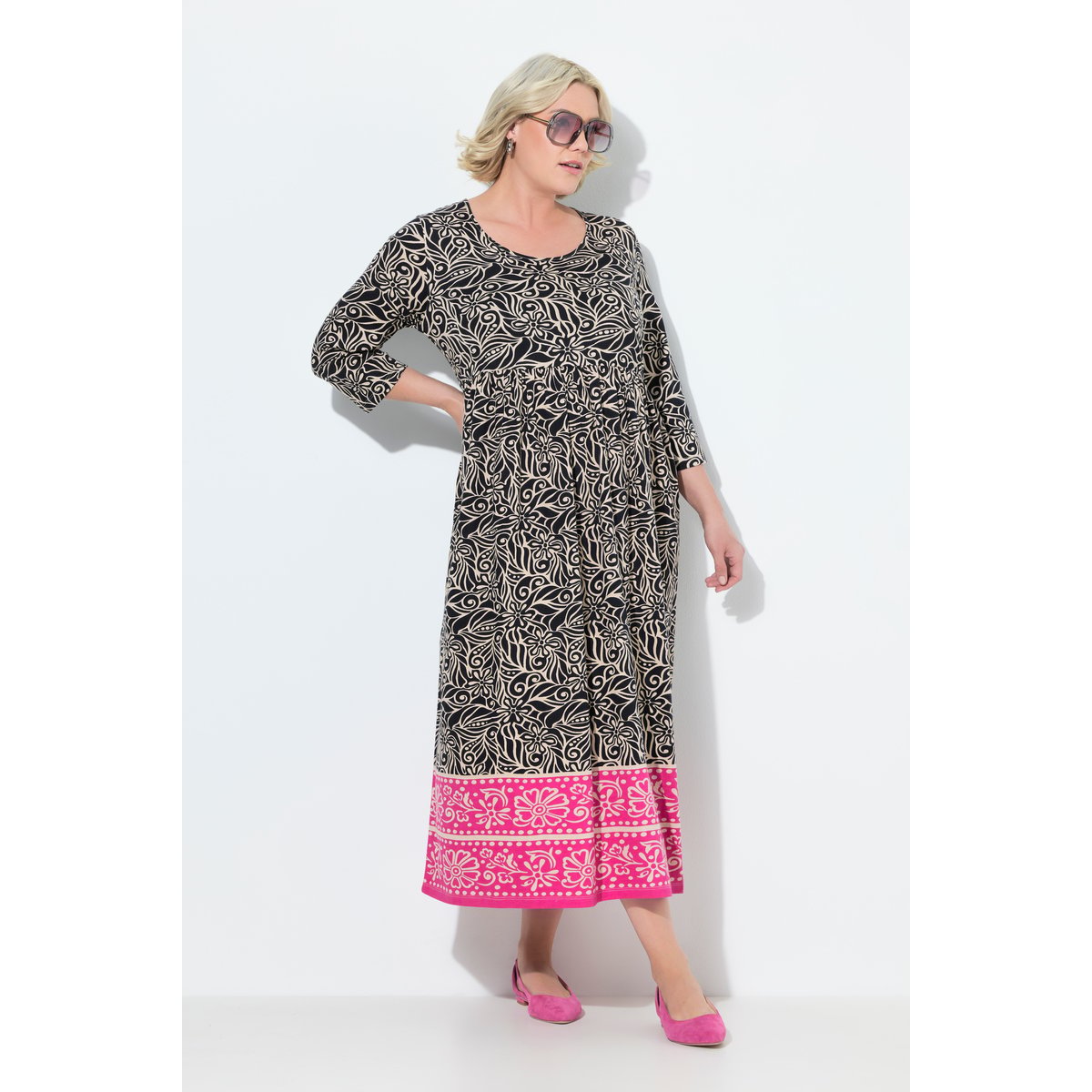Robe en jersey. Col rond et manches 3/4. noir, ULLA POPKEN