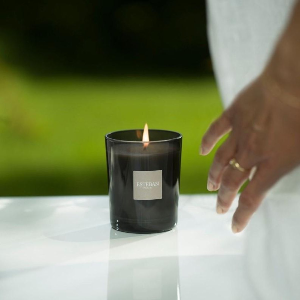 Bougie initiale Pur Lin 180g noir, ESTEBAN