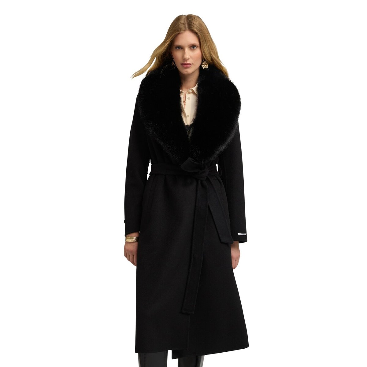 Manteau ceinturé noir, MOTIVI