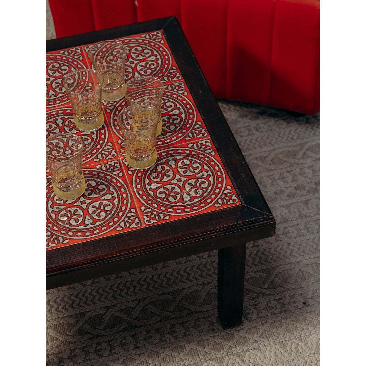 Table basse en faïence Léonie N°289 - Bon état rouge, DEBONGOUT