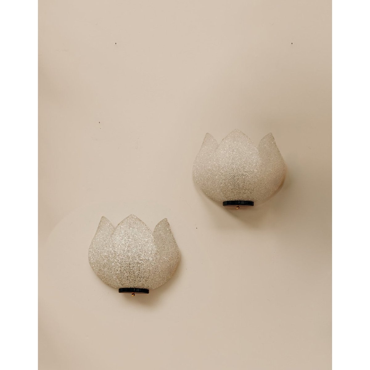 Paire d'appliques en acrylique Suzette N°226 - Bon état transparent, DEBONGOUT