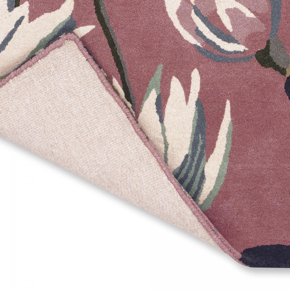 Tapis salon et chambre fait à la main en laine motif floral WATERLILY rose, vert, beige, UN AMOUR DE TAPIS