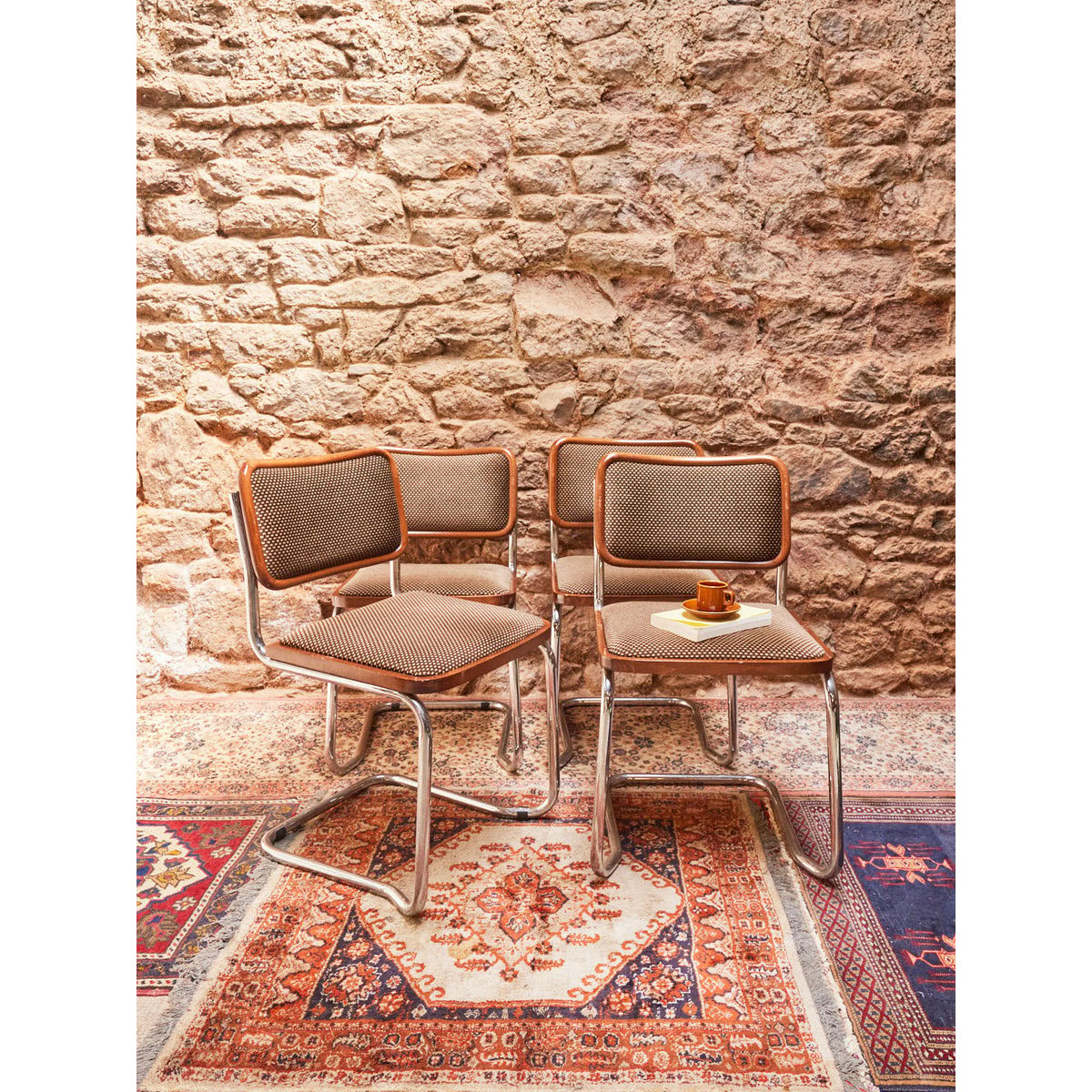 Lot de 4 chaises vintage Alma N°1654 - Bon état marron, DEBONGOUT