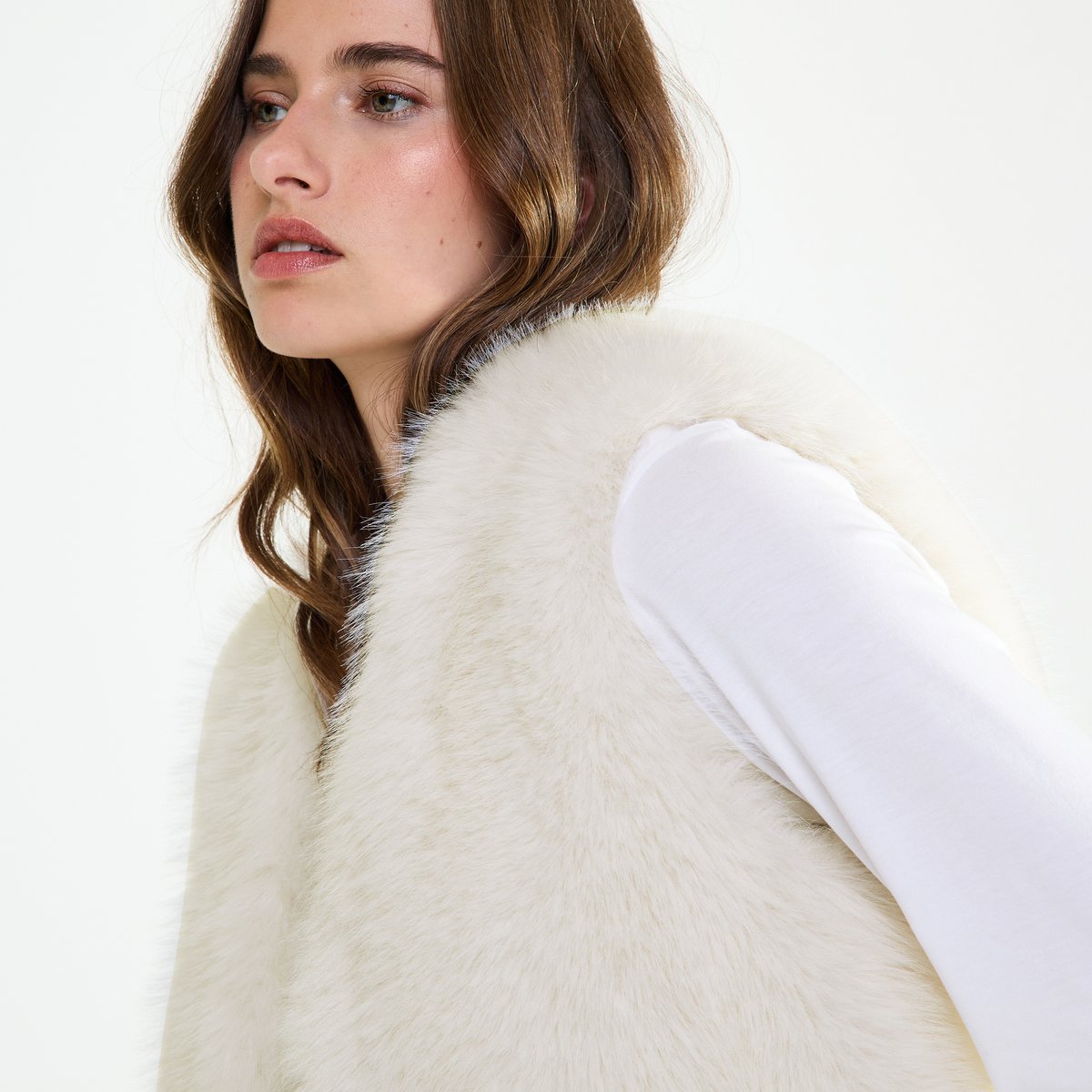 Gilet court COLETTE lait, LAURENCE TAVERNIER