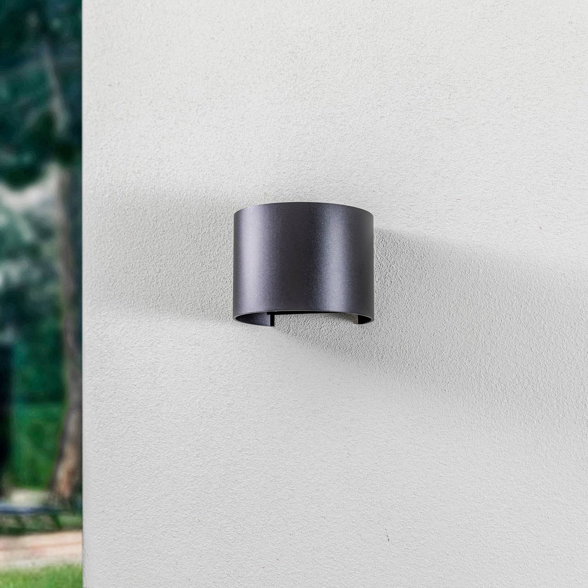 Applique extérieure en métal moderneLED noir, LINDBY