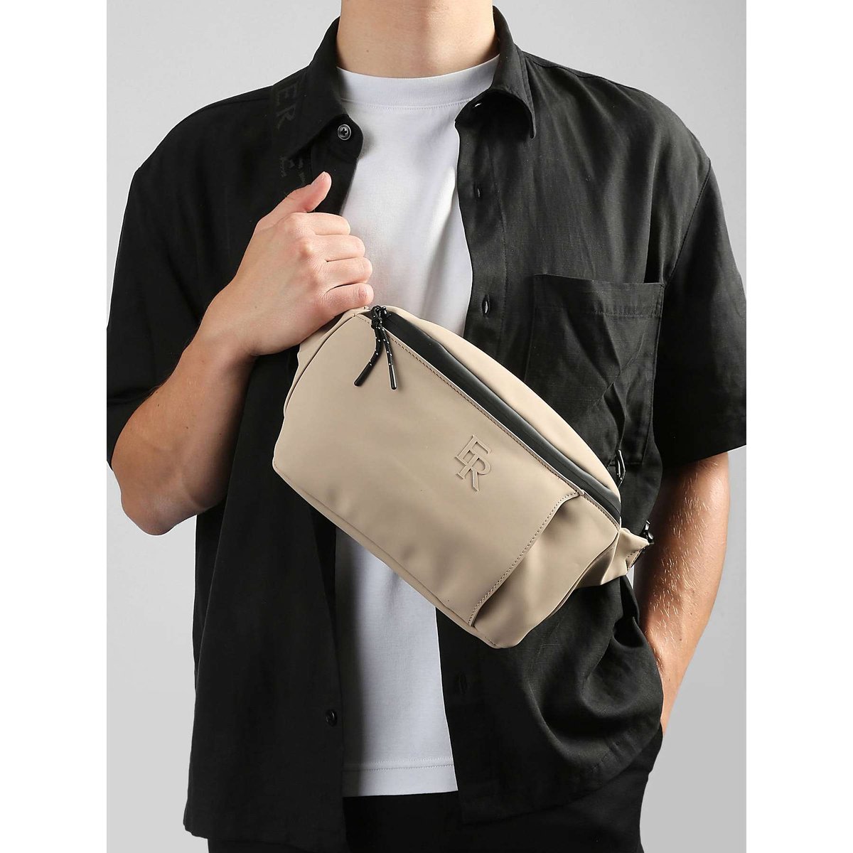 Sac banane beige, ETRIER