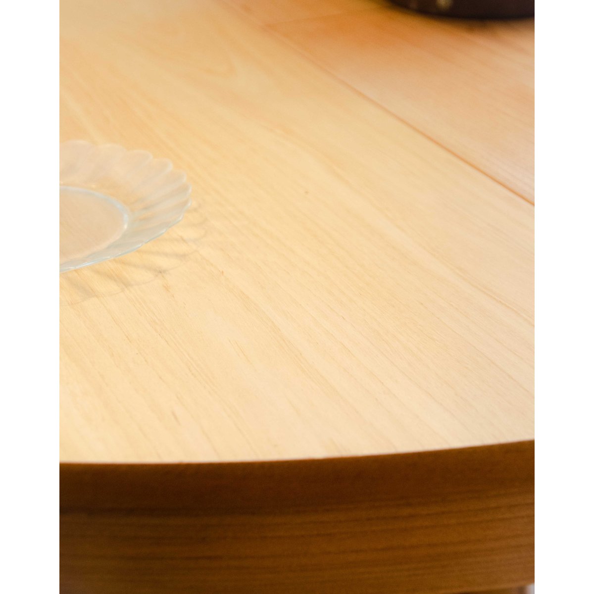 Table à manger en frêne Karla N°1256 - Bon état bois clair, DEBONGOUT
