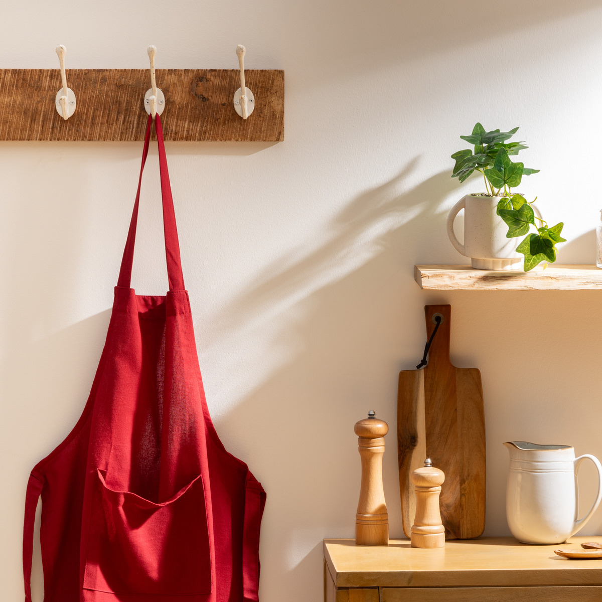Tablier de cuisine en coton ANJALI rouge, ATMOSPHERA