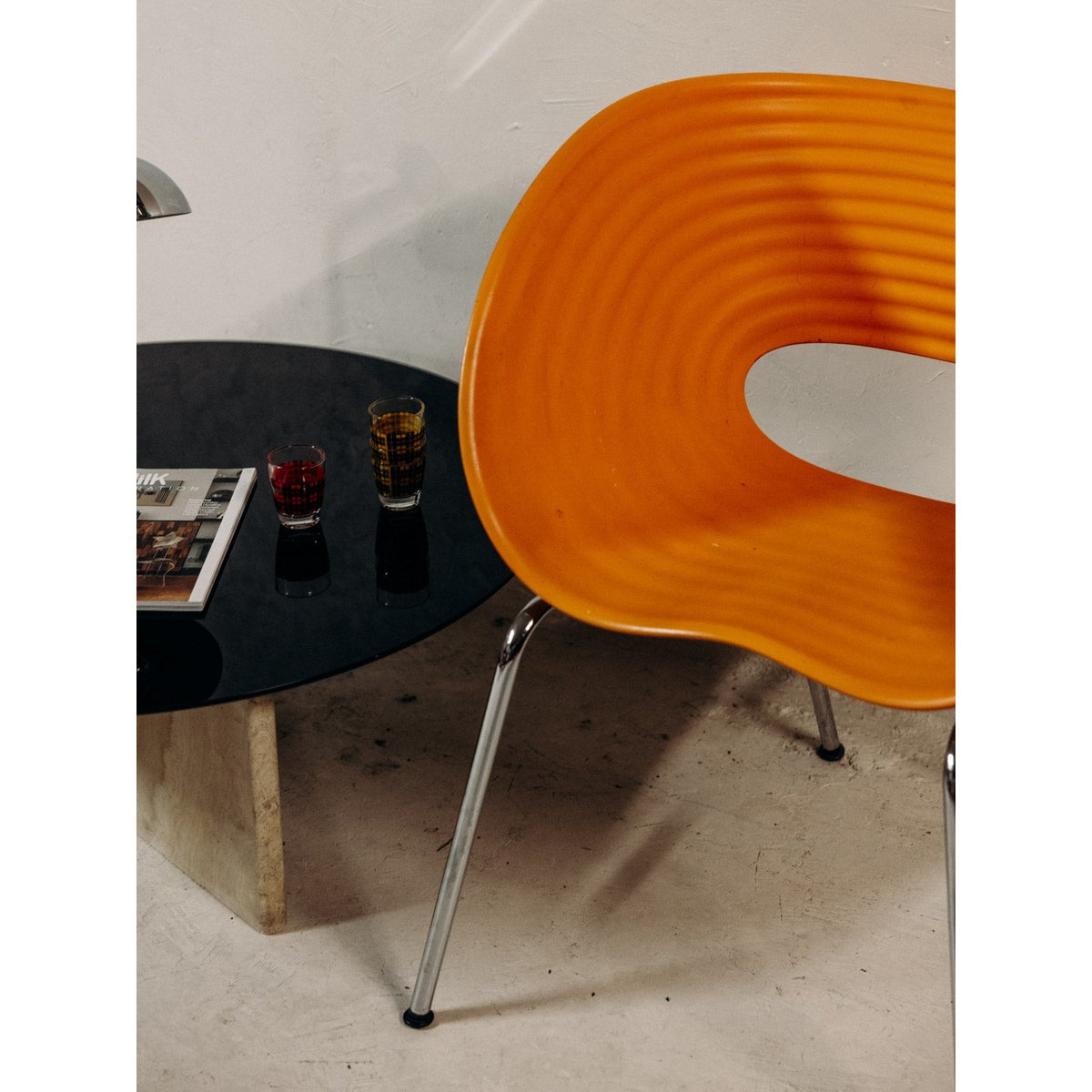 Fauteuil unique en polypropylène orange Jakob N°1381 - Bon état orange, DEBONGOUT
