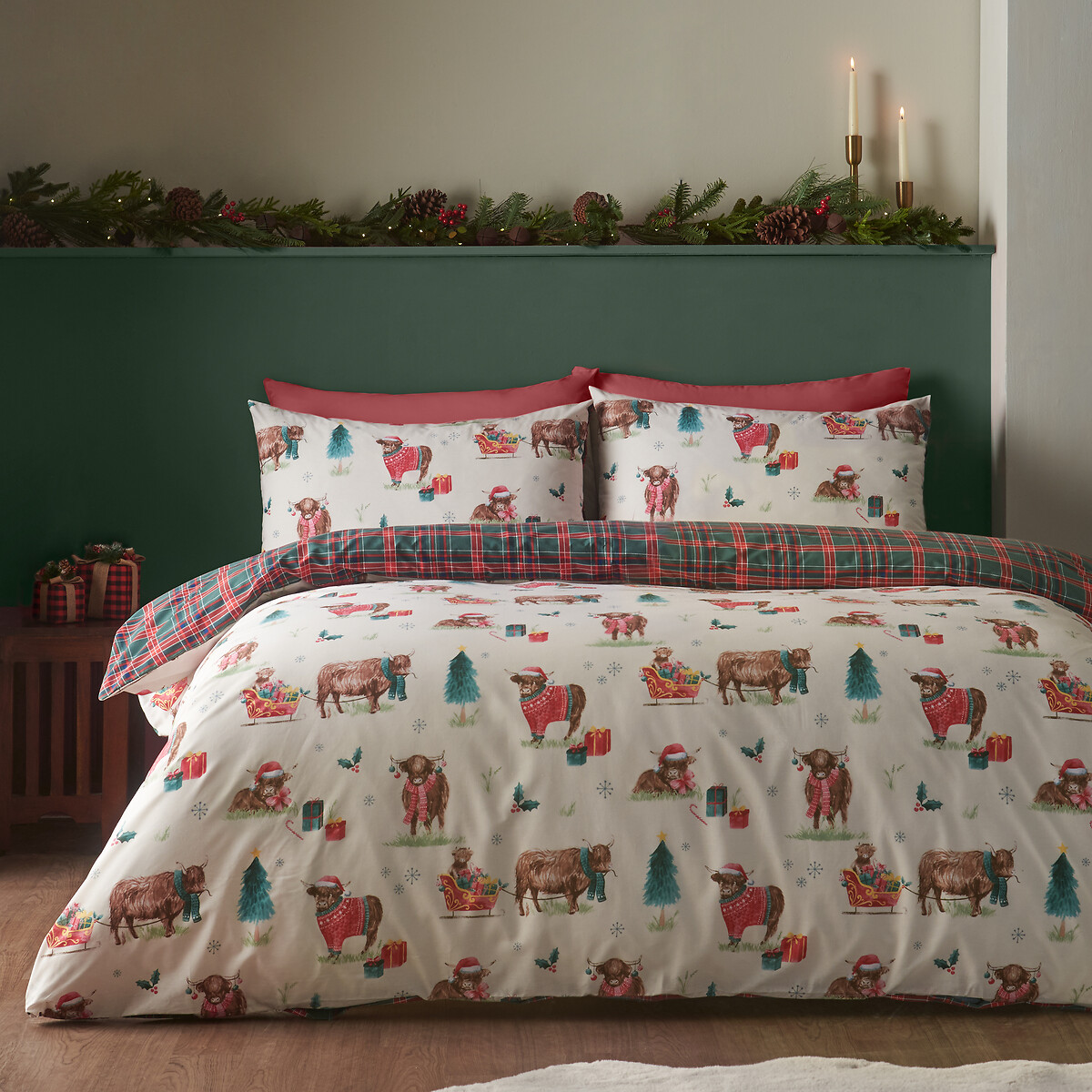 Highland Cow Christmas Reversible Duvet Cover and Pillowcase Set natural, CATHERINE LANSFIELD