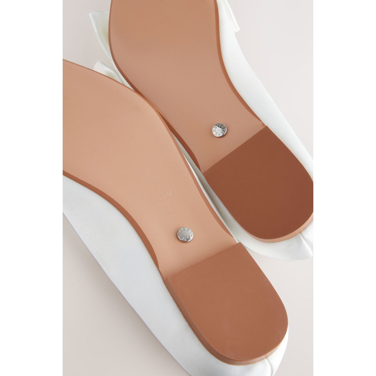 Ballerines de mariée avec nœud et bout pointu ivoire, NEXT