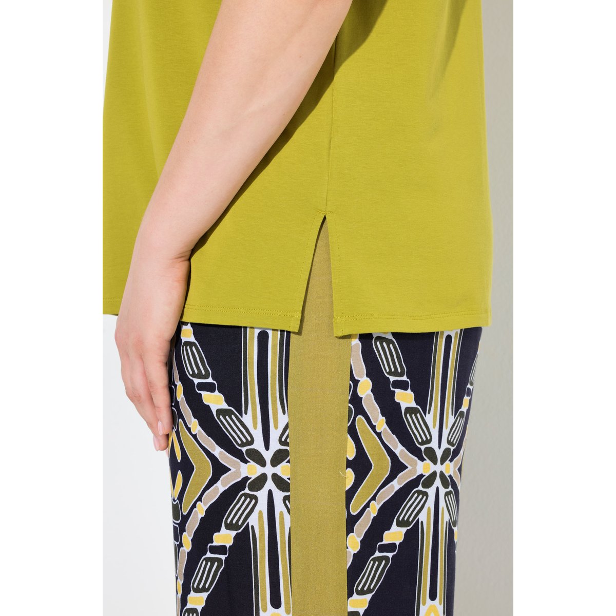 T-shirt décolleté rond avec empiècement vert, ULLA POPKEN