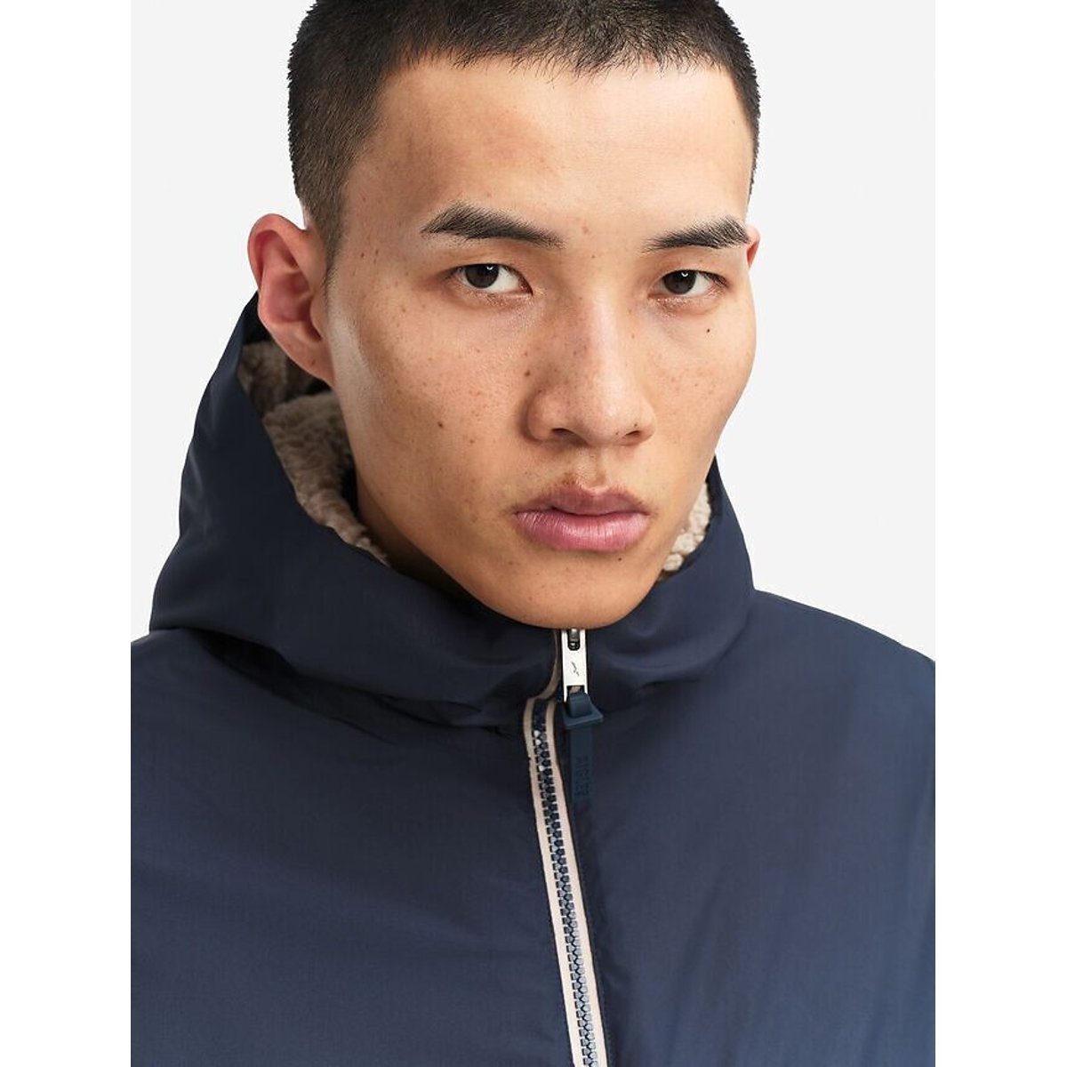 Parka Rainpack 90+ acolchada, con forro de sherpa MTD REPREVE azul marino, AIGLE