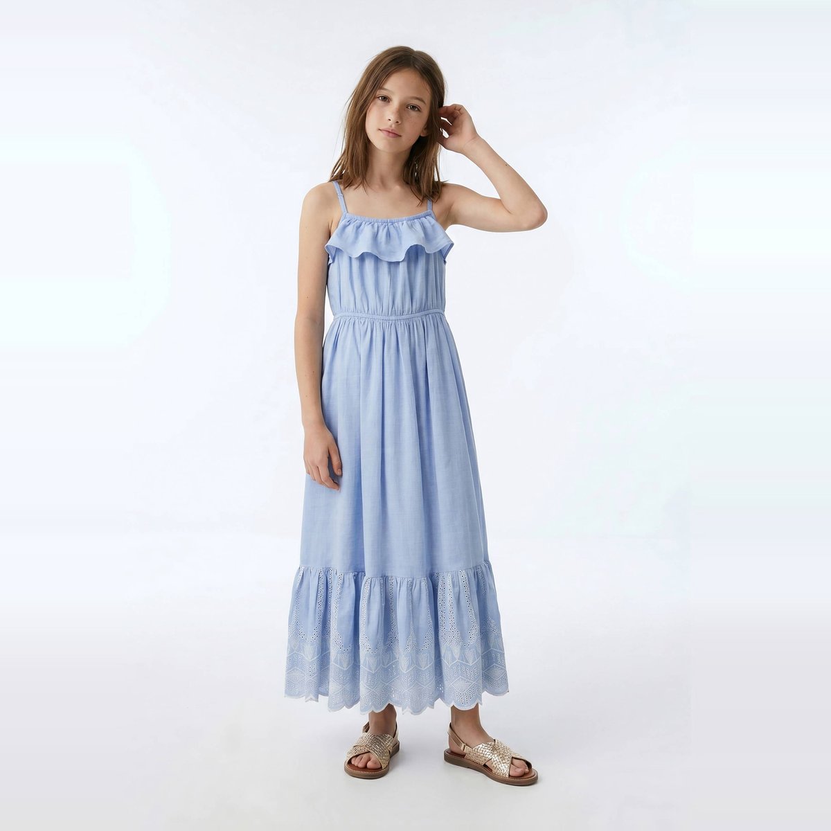 Robe longue à bretelles brodée en coton bleach denim, MONOPRIX