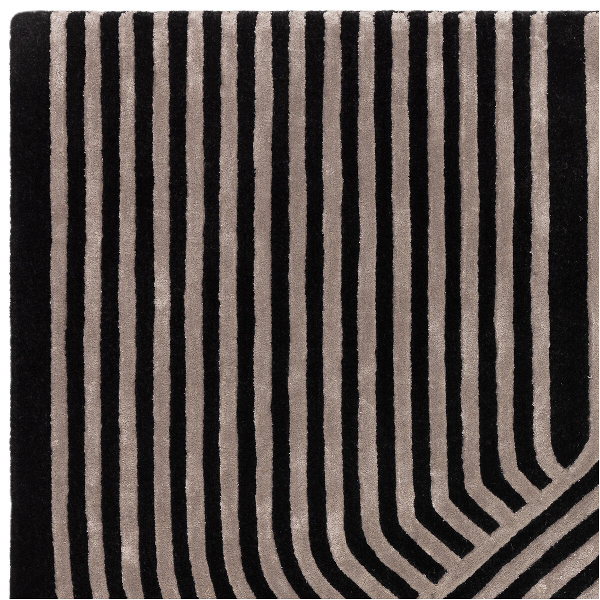 Cross-over Linear Pattern Rug black/white, ÉDITÉ