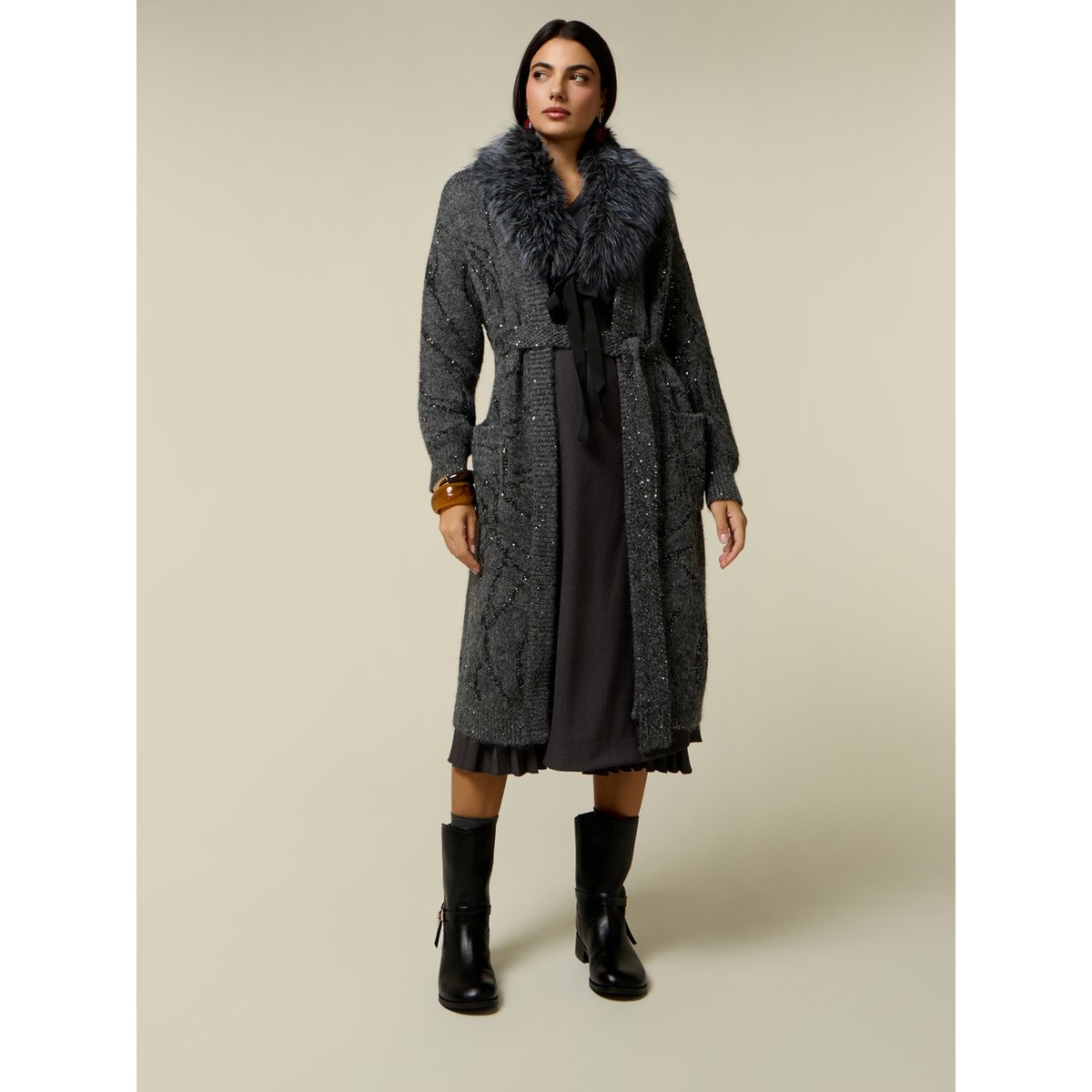 Manteau avec broderie de paillettes gris, OLTRE