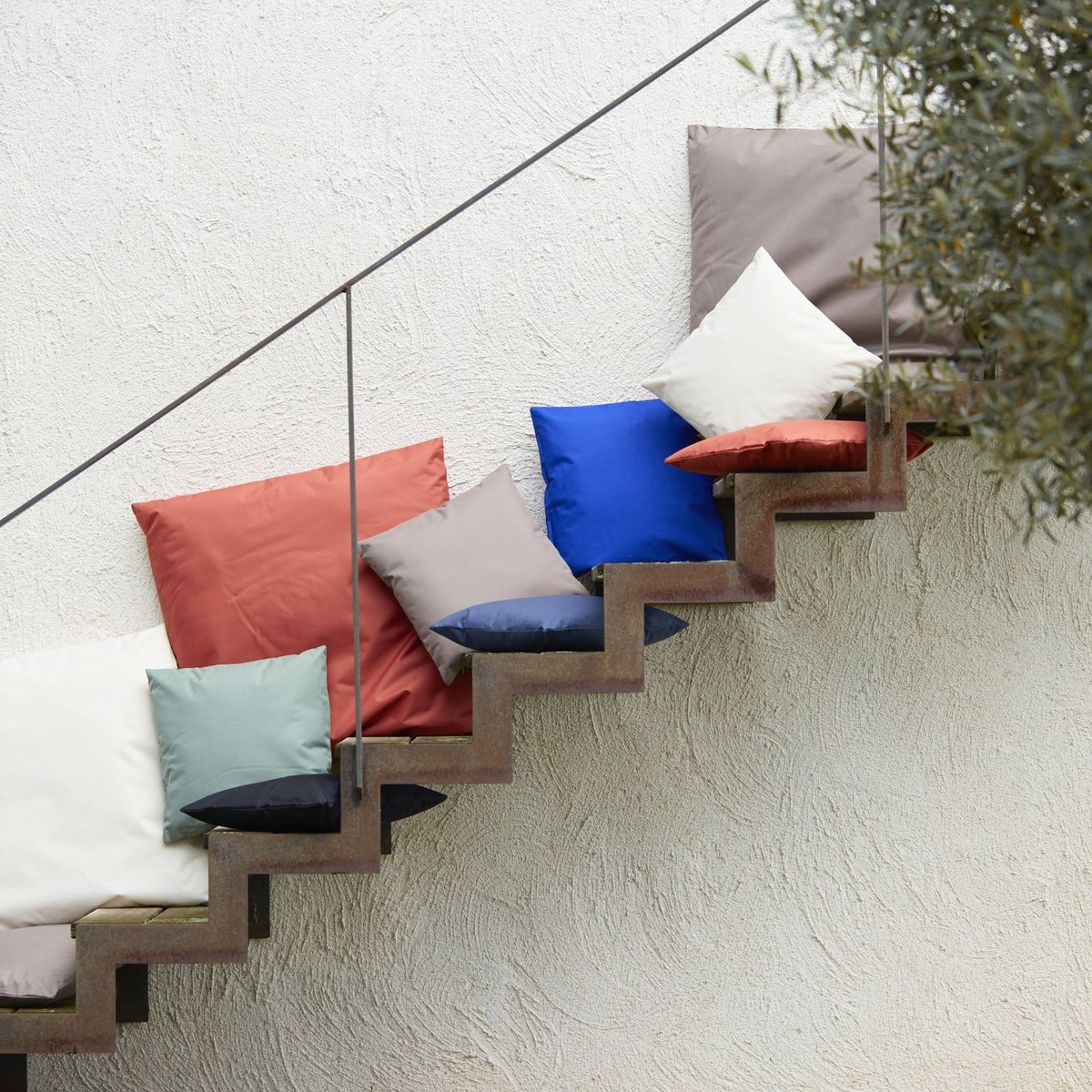 Coussin extérieur imperméable et déhoussable MINORQUE - QABANE blanc, HOME MAISON