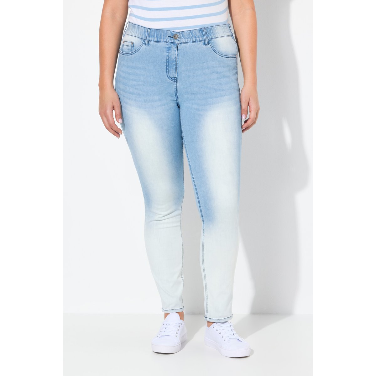 Jean Sarah en denim stretch. Jambe étroite. bleu clair, ULLA POPKEN