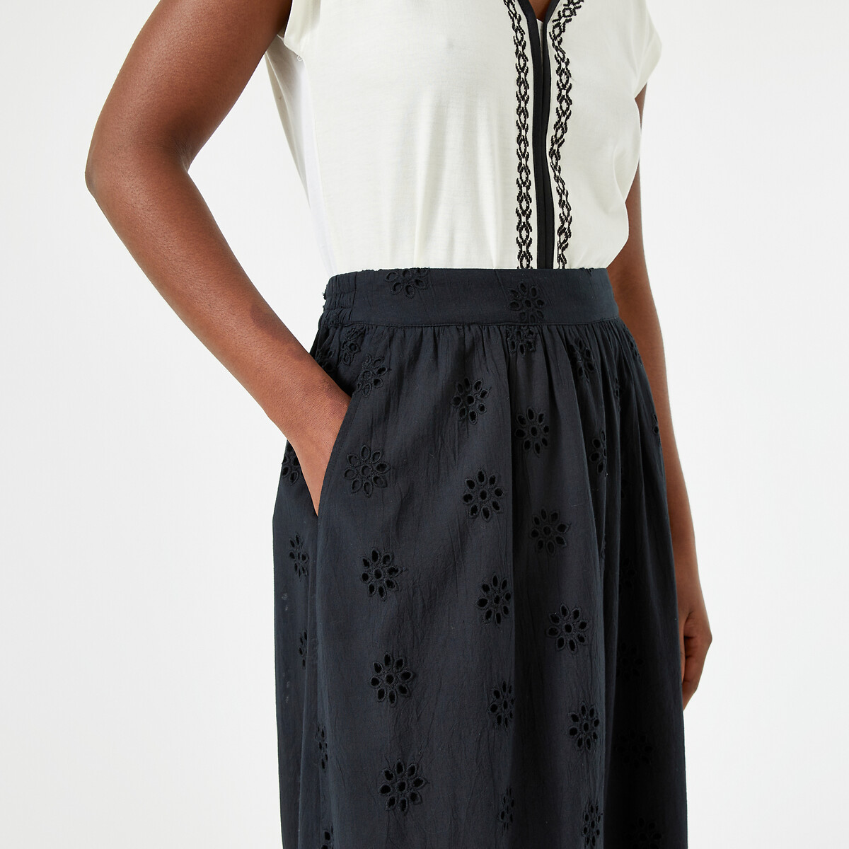 Jupe longue évasée, broderie anglaise noir, ANNE WEYBURN