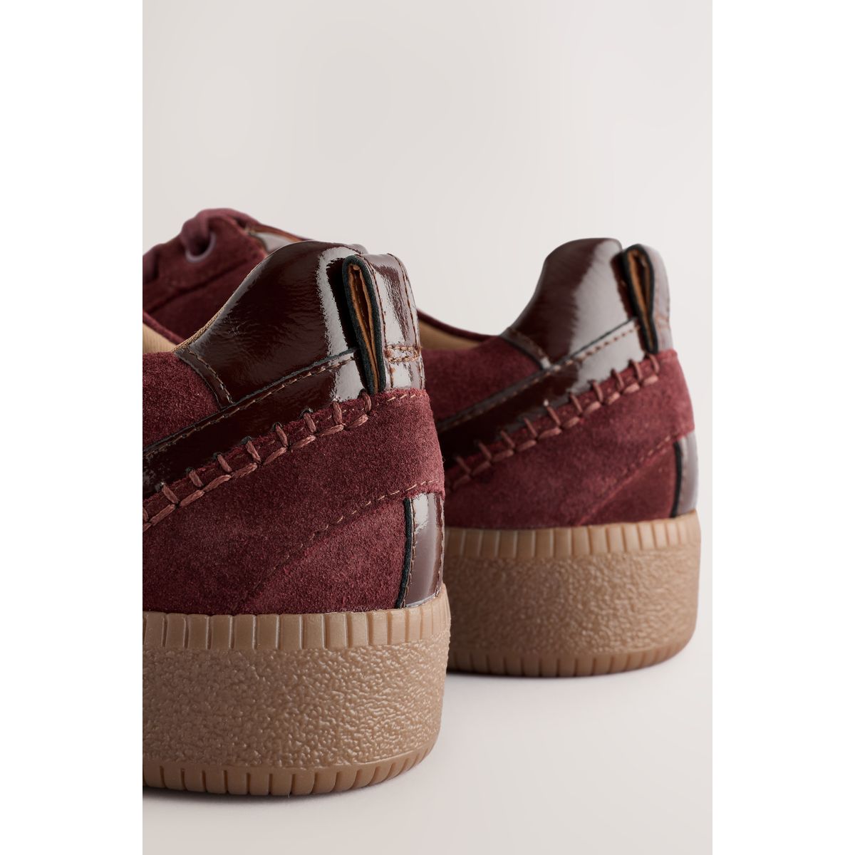 Baskets à lacets en cuir rouge bordeaux, NEXT