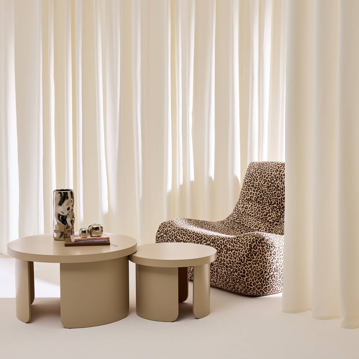 Set de 2 tables basses gigognes rondes   LUMA beige, SWEEEK