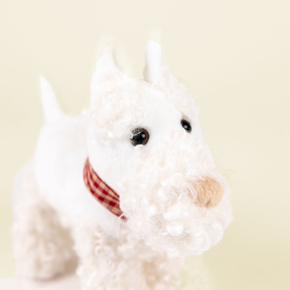 Peluche Lola le terrier blanc, rouge, beige, EGMONT TOYS