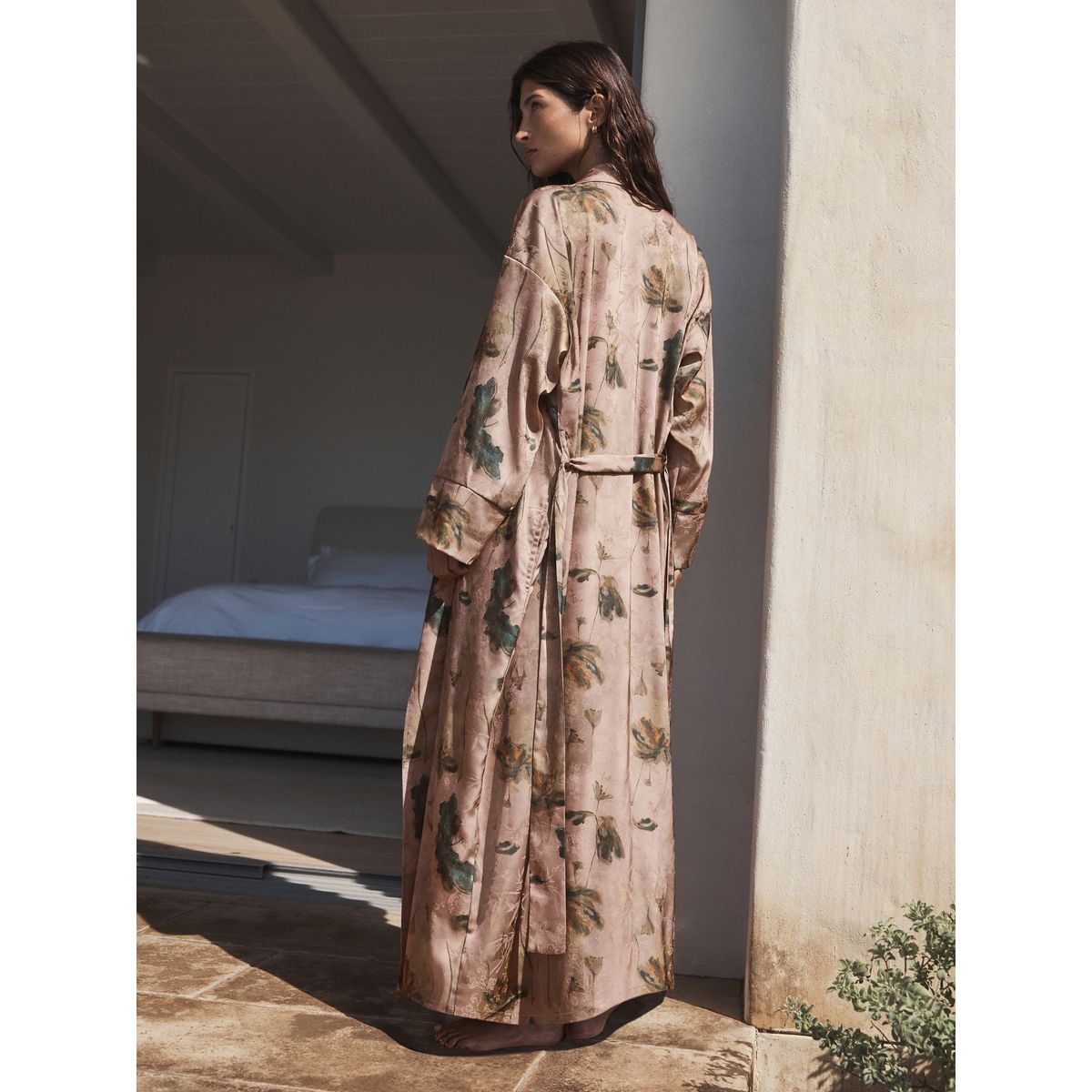 Robe de chambre en satin jacquard floral rose clair, NEXT