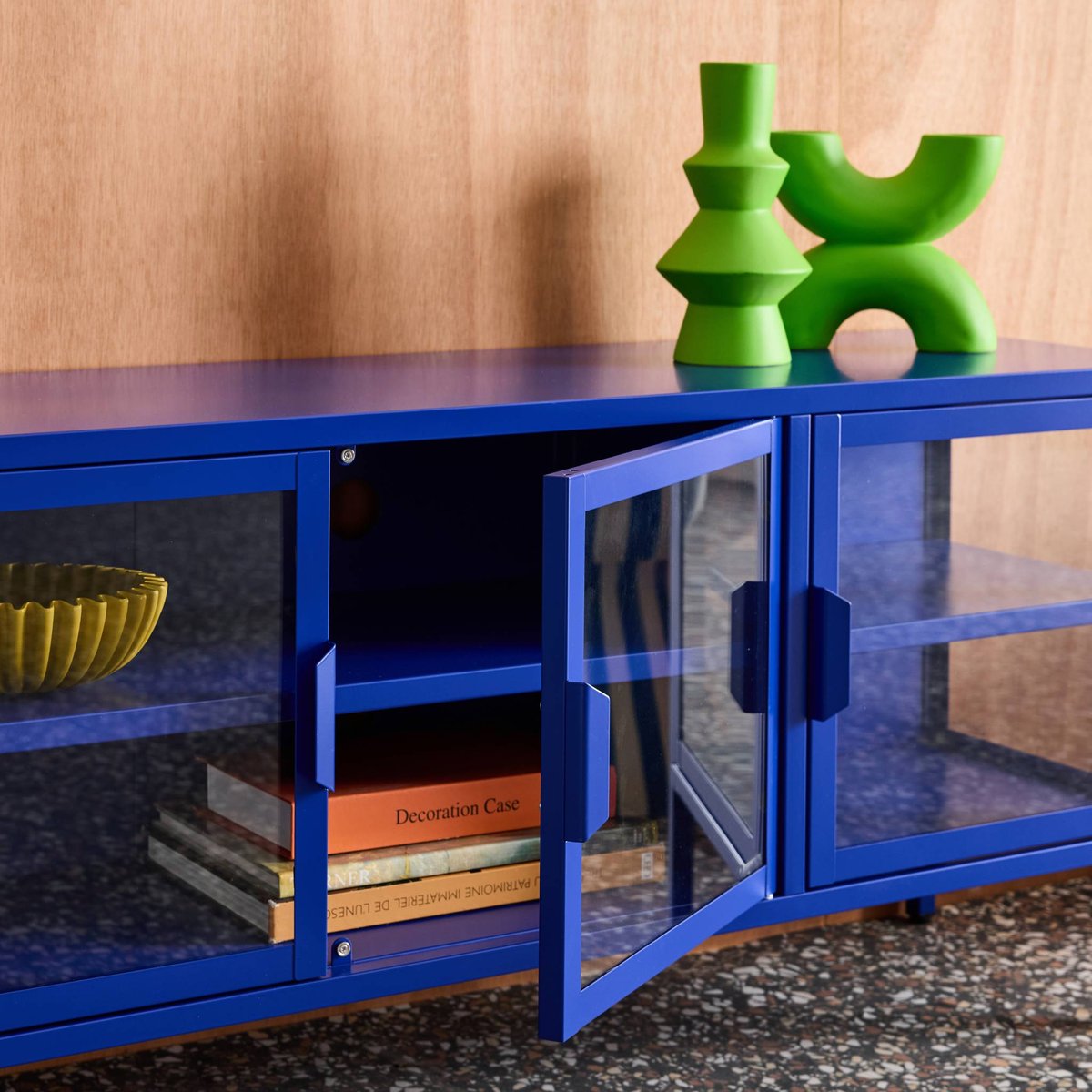 Meuble TV industriel métal et verre trempé 3 portes 120cm ARKANSAS bleu, SWEEEK